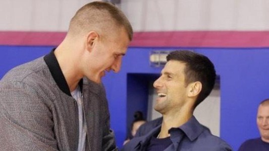Estrella de la NBA, Nikola Jokic, de Denver Nuggets, tiene coronavirus "contagiado por Djokovic"