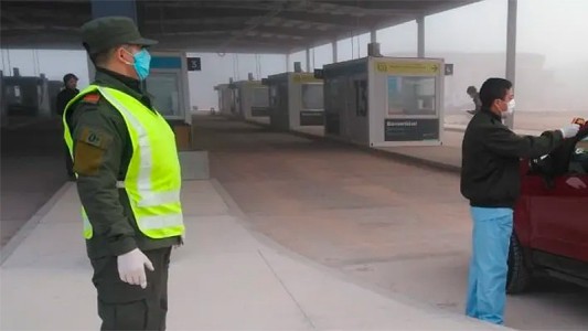 Deberá donar 50.000 pesos al hospital por violar el aislamiento obligatorio