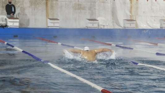 Los nadadores olímpicos santafesinos volvieron a entrenar y quieren seguir en carrera
