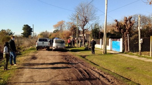 Encuentran muertas a una mujer de 24 años y a su hija de 7 en Moreno