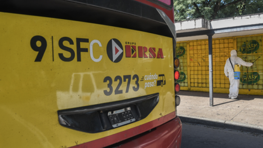 Sin acuerdo, continúa el paro del transporte urbano e interurbano al menos hasta el martes