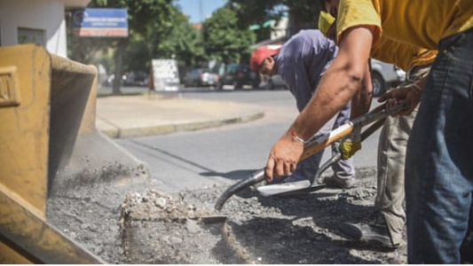 Cortes de tránsito por obras de bacheo en calle Pedro Víttori