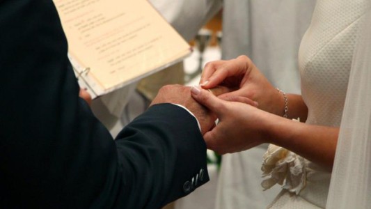 Podrán casarse en los municipios bonaerenses en fase 5