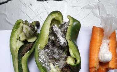 Quiso ingresar droga oculta en morrones y zanahorias a una cárcel platense