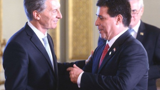 Macri viajó a Paraguay en el avión de una tabacalera