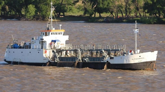 Autorizan a los tripulantes contagiados de coronavirus a bajar de la draga y recibir atención médica