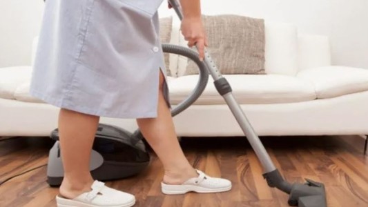 Más de 20 mil empleadas domésticas perdieron su trabajo: "Descontar el importe del IFE es ilegal"