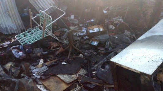 Rosario: le prendió fuego a la casa de su expareja tras amenazarla de muerte