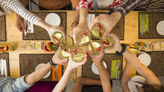 Día del amigo: buscan desalentar aglomeraciones masivas por los festejos