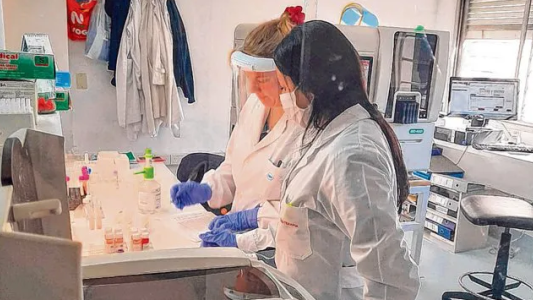 Un nuevo equipo triplicará la capacidad de testeos en Santa Fe