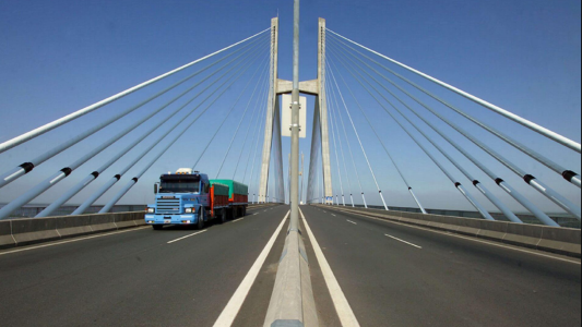 Victoria pondrá una faja en la puerta a camiones y suspende ingreso de rosarinos