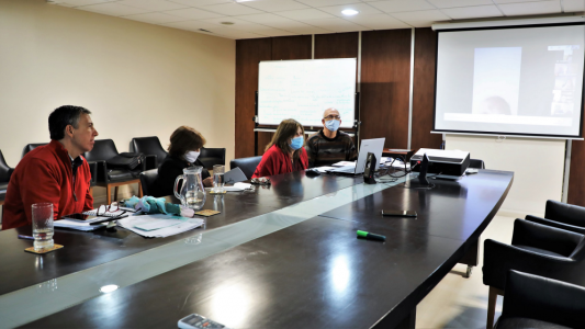 Convocan a los gremios docentes para seguir evaluando la vuelta a clases