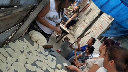 Son “mamis solidarias”, colaboran con vecinos de Coronel Dorrego y quieren festejar el Día del Niño