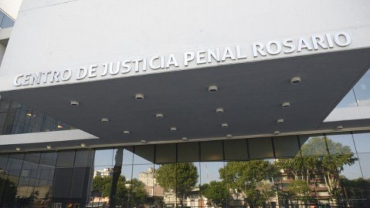 Separan a 30 personas por un caso positivo de coronavirus en una Fiscalía de Rosario