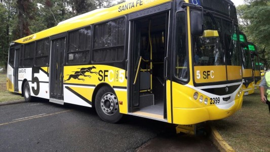 UTA: los choferes cobraron una parte de los sueldos y sigue el servicio de colectivos