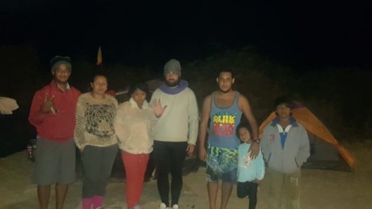 Increíble historia: Una familia de Venezuela llegó en micro al país y están a la deriva