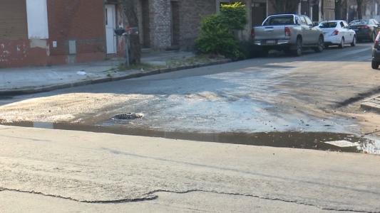 Reclamo por líquidos cloacales en Barrio Roma: llevan un año sin solución