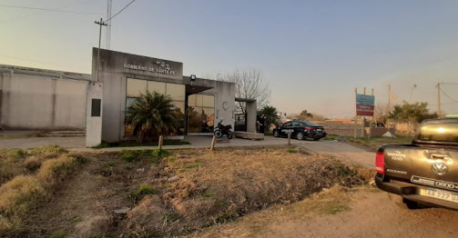 Trabajan en el traslado de presos alojados en comisarías para descomprimir la situación