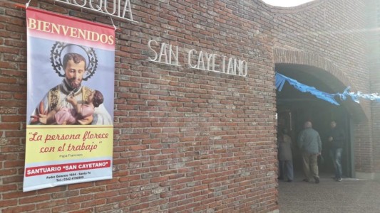 Devoción a San Cayetano: cupo de misa cubierto y pedido de no asistir al templo