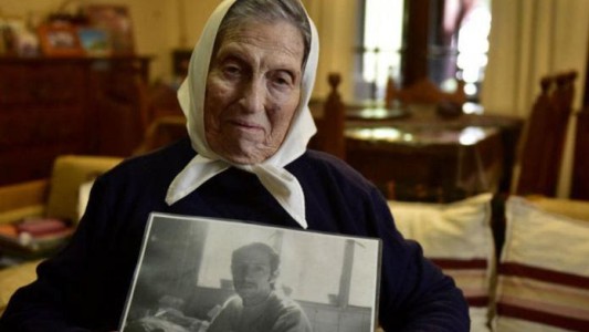 El Puente Colgante se iluminará de blanco en homenaje a “Queca” Kofman