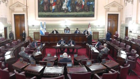 Por unanimidad, la Legislatura suspendió al fiscal rosarino acusado de exigir coimas