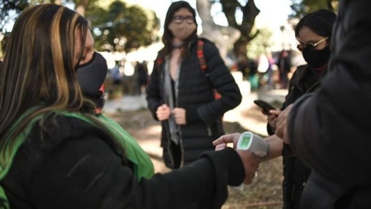 "El 100% de los contagios en la ciudad de Santa Fe son por reuniones sociales"