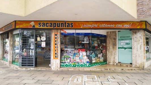 Una librería de la ciudad confirmó un positivo de una de sus empleadas