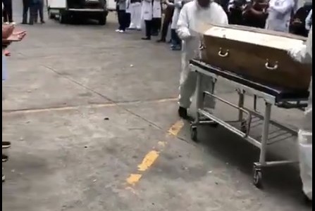 La emotiva despedida a una enfermera que murió de coronavirus