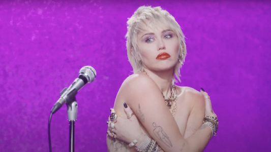 Llega "Midnight Sky", el ochentero regreso de Miley Cyrus