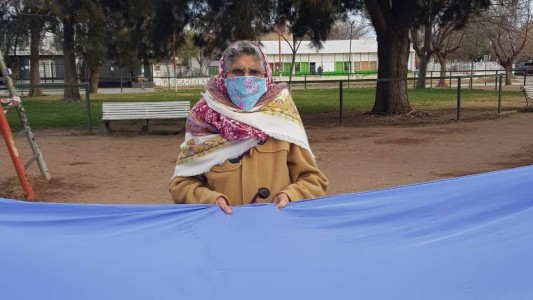 Video: La abuela Felisa y el orgullo de cuidar la bandera
