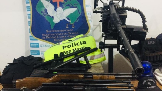 Cayó “la banda de la antiaérea”: vendían droga y tenían un arsenal en zona oeste del conurbano
