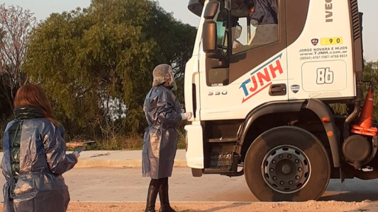 Estuvo 28 horas sin poder bajar del camión tras dar positivo de coronavirus