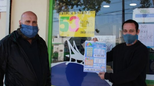 Ganó más de $53 millones y aún no aparece para cobrarlos