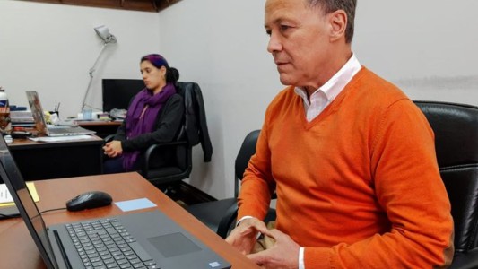 Giustiniani: la telefonía celular como servicio público “significa la defensa del usuario”