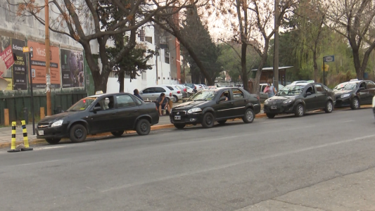 Taxistas en alerta: se terminó el contrato y no funciona el sistema de botón de pánico