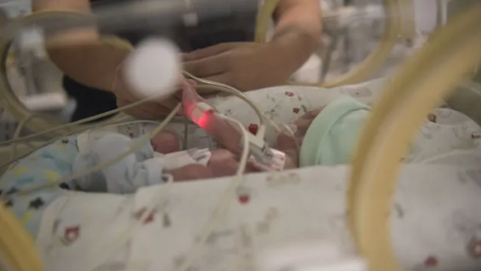 Dos gemelas de 40 días son las pacientes más pequeñas con Covid positivo en Rosario