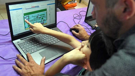 "La educación santafesina sigue su proyecto para la segunda mitad del año y la pospandemia"