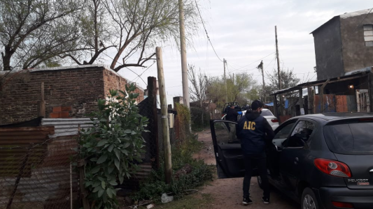 Allanamientos en Varadero Sarsotti en una causa por abuso de armas y amenazas