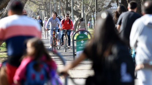 Covid en Santa Fe: "habrá oleadas de ascenso y descenso por un tiempo prolongado”
