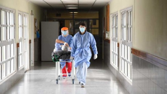 Río Negro: un hombre no consiguió cama de terapia intensiva y alertan por el colapso sanitario
