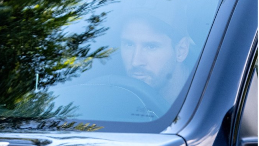 Messi volvió a las prácticas en Barcelona después de la intensa tormenta