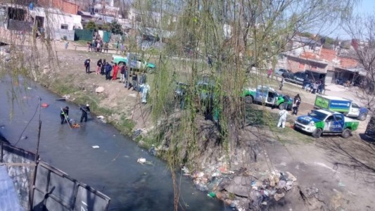 Hallan a joven descuartizado y quemado en un arroyo en Quilmes y detienen a un vecino