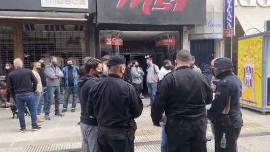 Restricciones: ¿qué pasará este lunes con los comercios en Santa Fe?