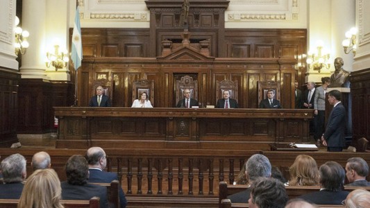 Por ahora, la Corte no tratará el per saltum presentado por Bruglia y Bertuzzi