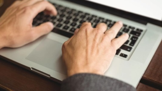 Cayó una banda que estafaba con planes de ahorro truchos a beneficiarios del IFE