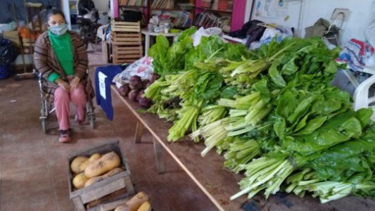 Detenidos cosecharon 130 kilos de verduras en huerta de un penal para entregar a hospital platense