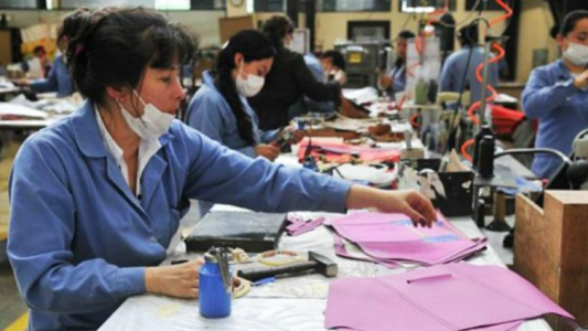 La industria pyme cayó 10,8% en agosto, aunque se vislumbra una recuperación