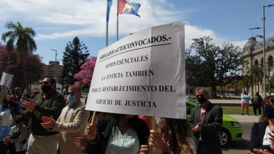 Abogados sostienen que la restricción a su actividad “es directamente inconstitucional”