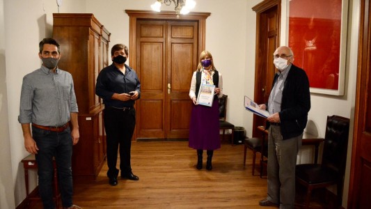 Provincia entregó aportes a Los Sin Techo y la Liga Infantil de los Barrios