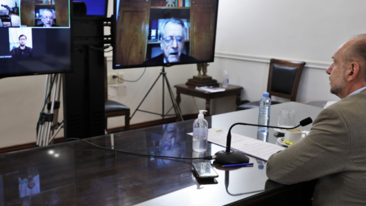 Perotti encabezó la presentación de la tecnicatura universitaria en ciudades inteligentes